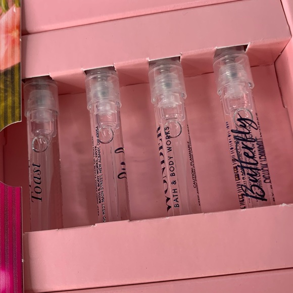 3/$30 Bath & Bodywork Fragrance Sampler
Gift Box Set NEW - Picture 5 of 8